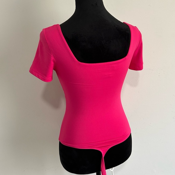 Aritzia Babaton Hot Pink Original Contour Squareneck Bodysuit - Picture 4 of 7